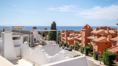 4 Bedroom Townhouse in Cabopino - Image 1