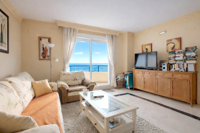 1 Bedroom Middle Floor Apartment in Marbella - Image 2