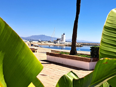 2 Bedroom Middle Floor Apartment in La Duquesa