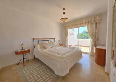 2 Bedroom Ground Floor Apartment in Calahonda - Image 5