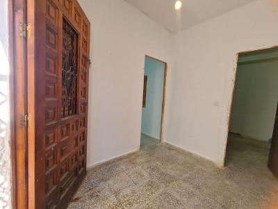 1 Bedroom Ground Floor Apartment in Estepona - Image 3