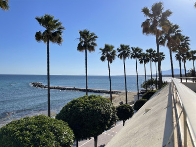 4 Bedroom Penthouse in Marbella - Image 2