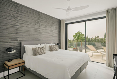 2 Bedroom Middle Floor Apartment in La Quinta - Image 4