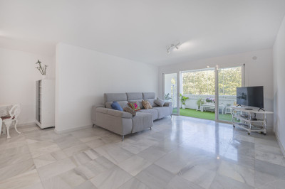 4 Bedroom Ground Floor Apartment in Nueva Andalucía - Image 3