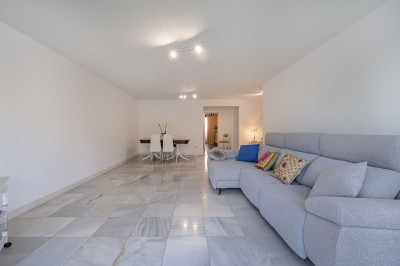4 Bedroom Ground Floor Apartment in Nueva Andalucía - Image 4