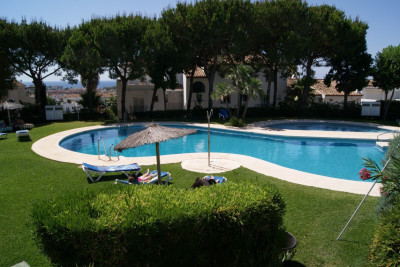 3 Bedroom Townhouse in El Paraiso - Image 4