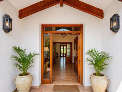 5 Bedroom Finca - Cortijo in Casares - Image 3
