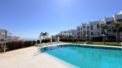 2 Bedroom Ground Floor Apartment in La Duquesa - Image 1