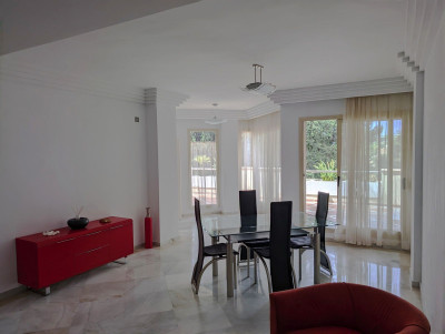 2 Bedroom Middle Floor Apartment in Nueva Andalucía - Image 3