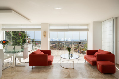 4 Bedroom Detached Villa in Santa Clara - Image 3