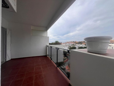 2 Bedroom Middle Floor Apartment in Riviera del Sol