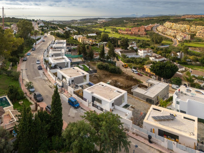 4 Bedroom Detached Villa in Valle Romano - Image 1