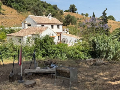 4 Bedroom Finca - Cortijo in Casares - Image 1