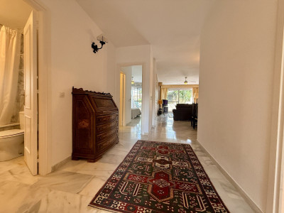 2 Bedroom Top Floor Apartment in Sierra Blanca - Image 5