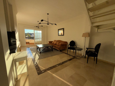 4 Bedroom Penthouse Duplex in Nueva Andalucía - Image 2