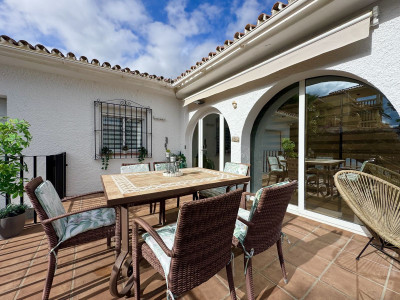 4 Bedroom Detached Villa in La Duquesa - Image 5