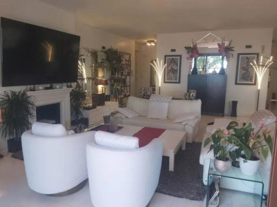 3 Bedroom Middle Floor Apartment in Marbella - Image 3