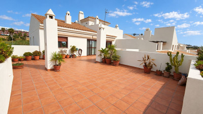 4 Bedroom Penthouse in Casares Playa - Image 1