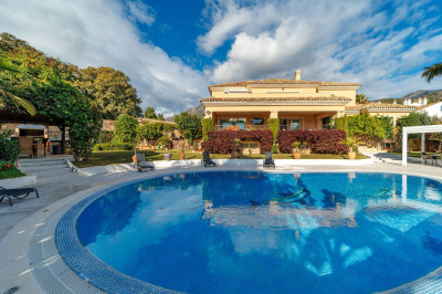 8 Bedroom Detached Villa in Marbella - Image 1