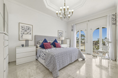 3 Bedroom Detached Villa in Bahía de Marbella - Image 5