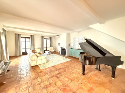 4 Bedroom Semi-Detached House in Marbella - Image 5