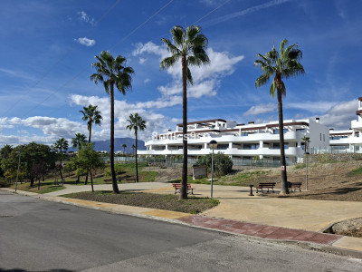 3 Bedroom Penthouse in Estepona - Image 3
