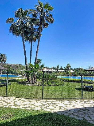 2 Bedroom Middle Floor Apartment in Selwo
