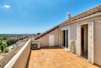 3 Bedroom Penthouse in Bel Air - Image 1