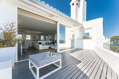 2 Bedroom Penthouse in Calahonda - Image 3