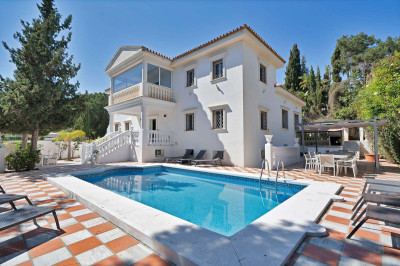 10 Bedroom Detached Villa in Marbella - Image 2