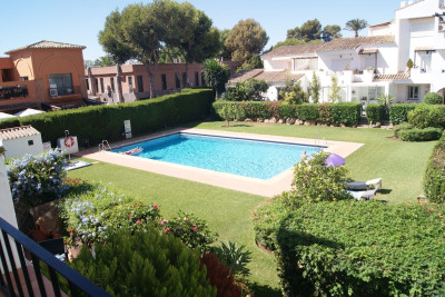 2 Bedroom Middle Floor Apartment in El Paraiso