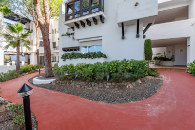 2 Bedroom Middle Floor Apartment in Río Real - Image 4
