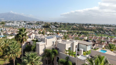 2 Bedroom Middle Floor Apartment in El Paraiso - Image 5
