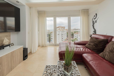 2 Bedroom Middle Floor Apartment in Benalmadena Costa - Image 1