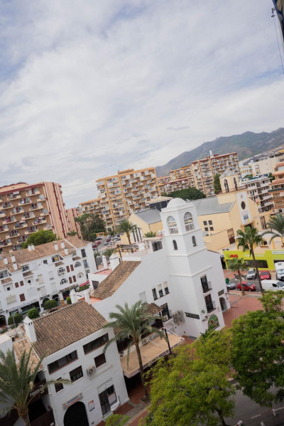 2 Bedroom Middle Floor Apartment in Benalmadena Costa - Image 3