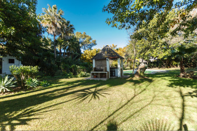 6 Bedroom Detached Villa in Guadalmina Baja - Image 3