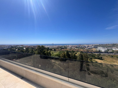 3 Bedroom Penthouse in Estepona - Image 2