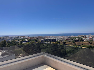 3 Bedroom Penthouse in Estepona - Image 3