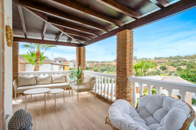 6 Bedroom Detached Villa in Mijas - Image 3
