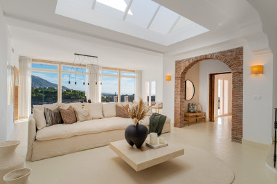 6 Bedroom Detached Villa in El Madroñal - Image 4