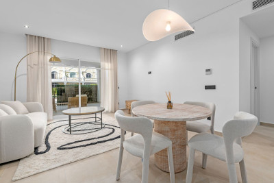 3 Bedroom Ground Floor Apartment in Marbella - Image 2