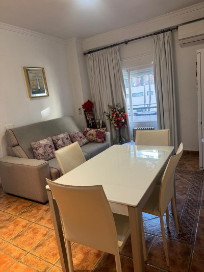 2 Bedroom Middle Floor Apartment in Marbella - Image 5