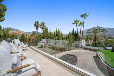 5 Bedroom Detached Villa in Nueva Andalucía - Image 5