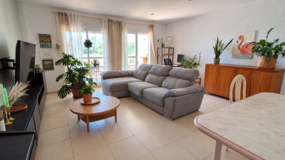 2 Bedroom Ground Floor Apartment in Miraflores - Image 3