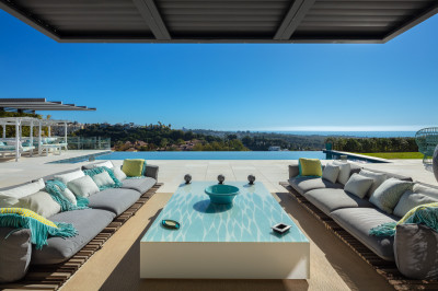 Stunning Villa - Image 4