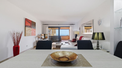 2 Bedroom Middle Floor Apartment in San Luis de Sabinillas - Image 2