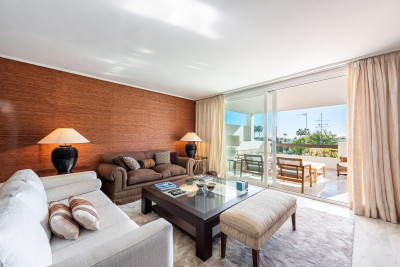 2 Bedroom Middle Floor Apartment in Bel Air - Image 1