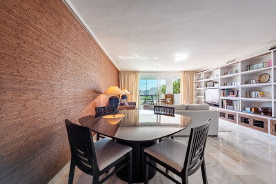 2 Bedroom Middle Floor Apartment in Bel Air - Image 5