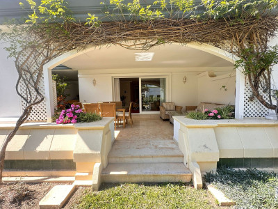 2 Bedroom Ground Floor Apartment in Estepona - Image 2