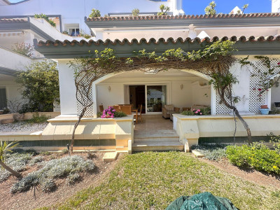 2 Bedroom Ground Floor Apartment in Estepona - Image 3